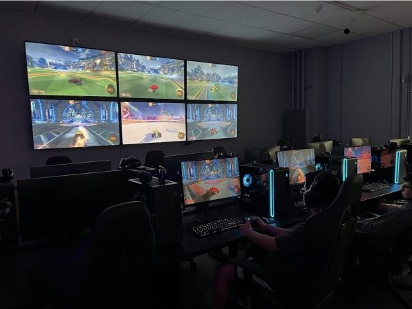 LHS Esports team first competition against Bethpage. Photo courtesy of lhsowls_esports Instagram page